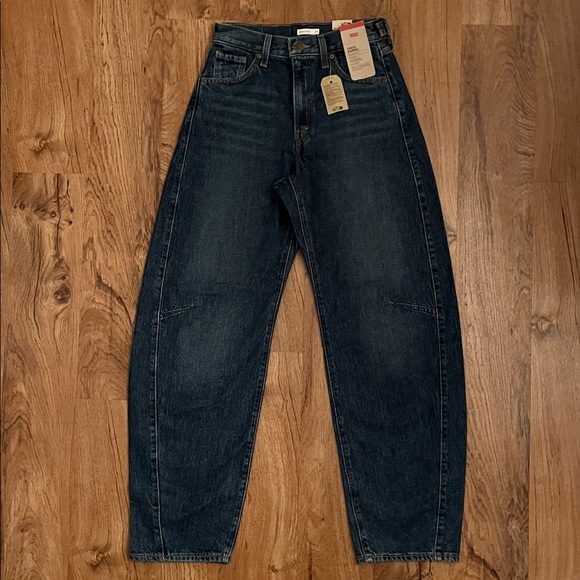 NWT Levi’s Cinch Barrel Jeans - Picture 4 of 14